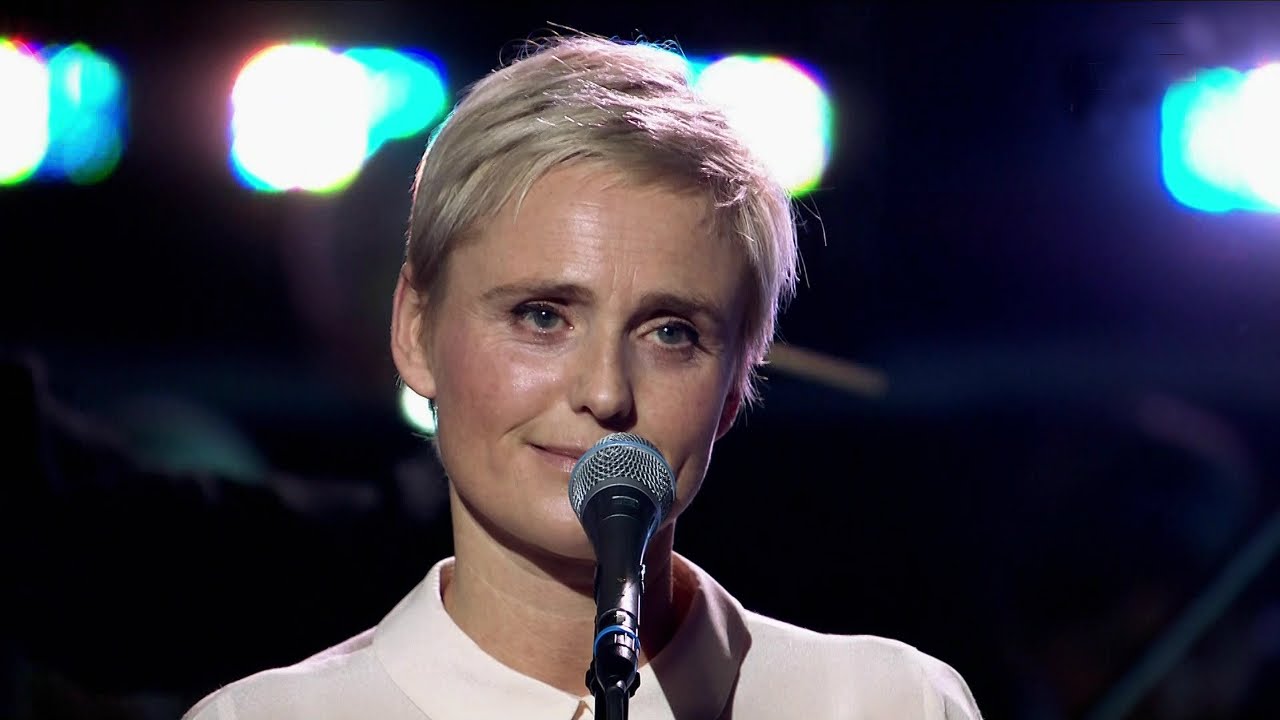 Pod niebem pełnym cudów -  25 lat „Raz Dwa Trzy”
