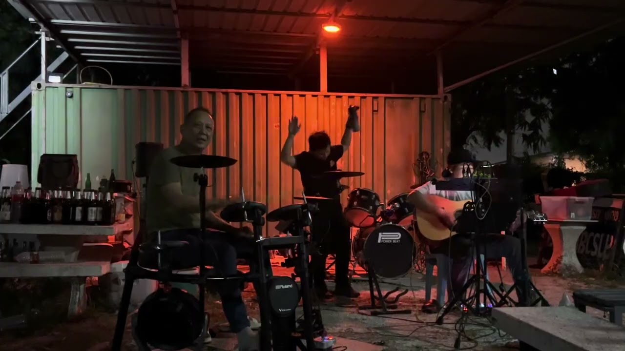 เมดเล่ย์ ดนตรีสด Cover by ไมยราบแบรนด์ ร่มบินไร่องุ่น
