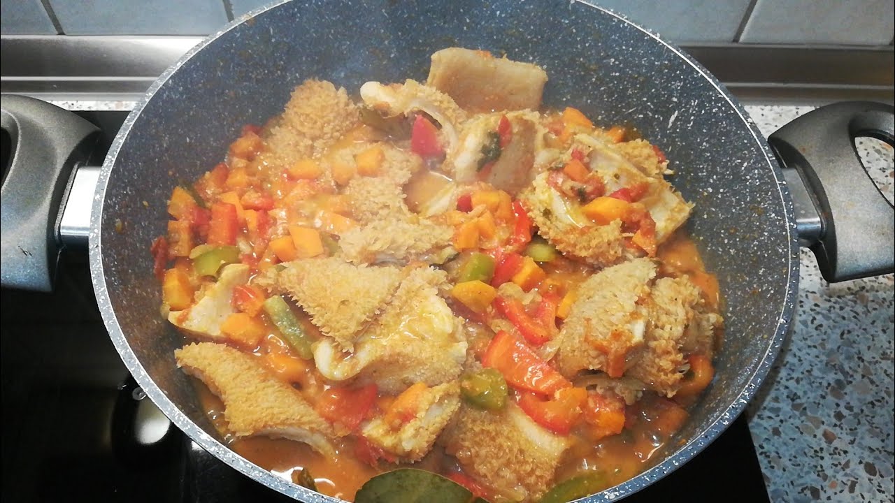 Kutteln / Pansen vom Rind mit Tomatensauce.
