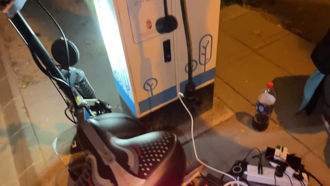 Új töltő teszt plusz oszlop 23+5A=28A tudja és egy-két apróság