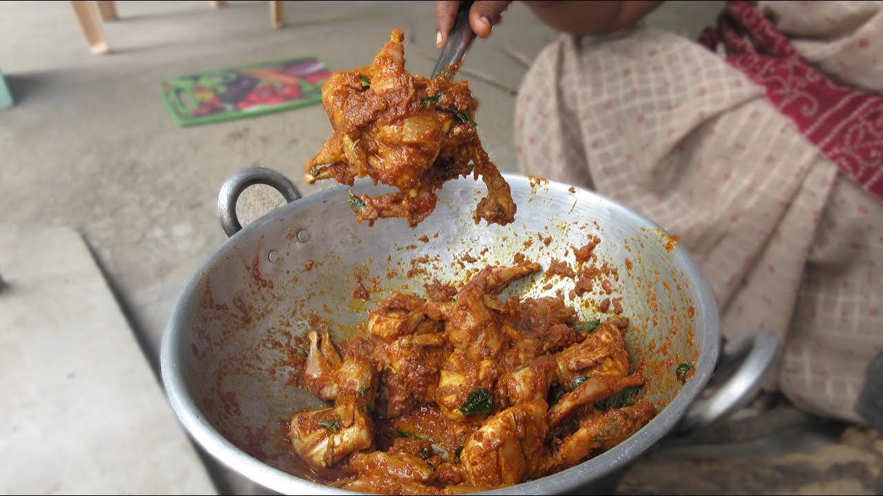 Awesome Cooking FULL QUAIL Curry Recipe(Without Cut) | Kaadai Kulambu | VILLAGE FOOD