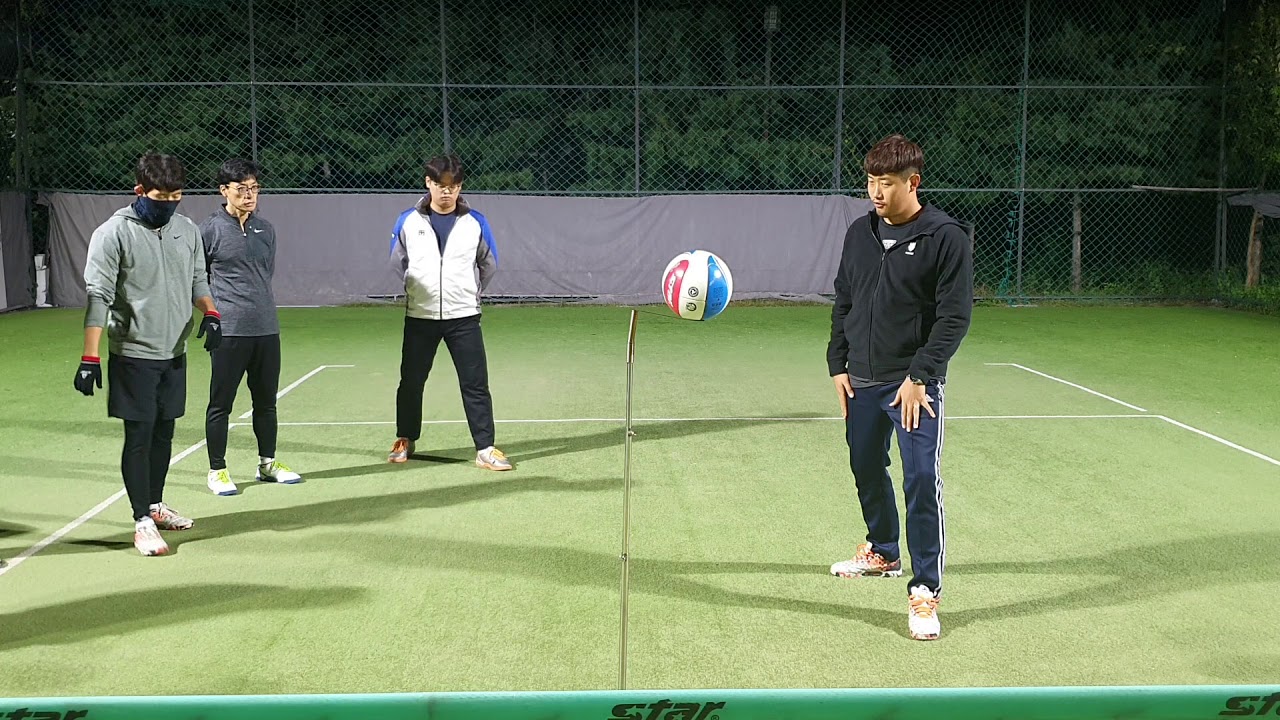 족구인들아 족구는 오른발보다 왼발이 중요하거든^^