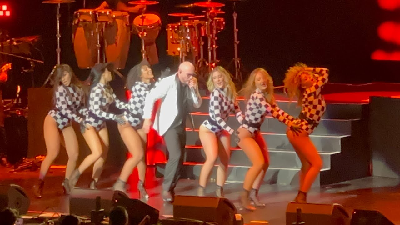 Pitbull Performs “Give Me Everything” May 1, 2025 at Hard Rock Live In Hollywood, Florida