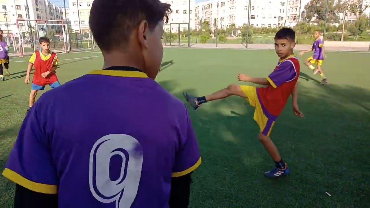 أطفال نادي العرفان الرياضي ⚽يتدربون في المنتزه الترفيهي الرحمة⚽