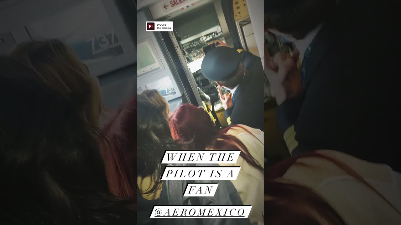 When the pilot is a fan😁 | The Warning
