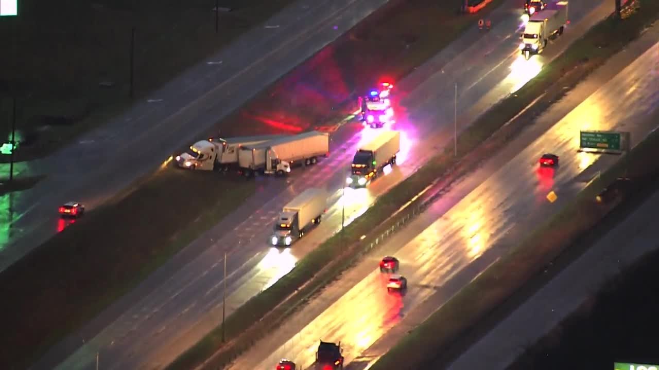 Sky 5 flies over crash involving multiple semis