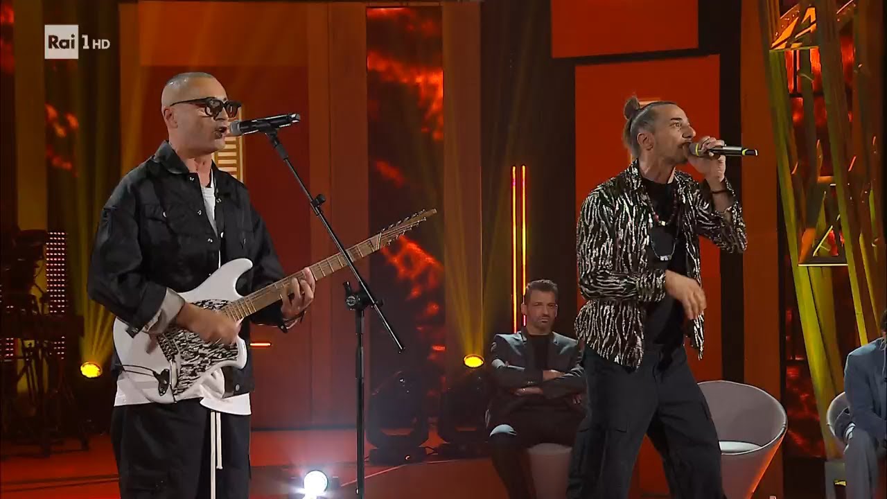 Matteo Amantia e Alex Britti cantano 