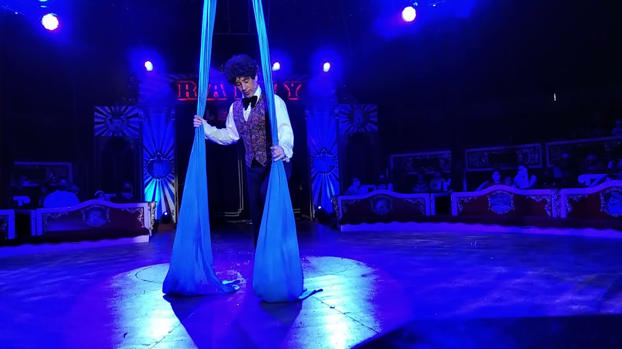 56- Circo {8}