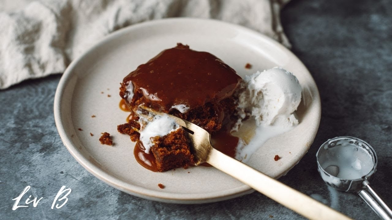 Gingerbread Cake with Caramel Sauce (vegan) | Liv's Holiday Menu