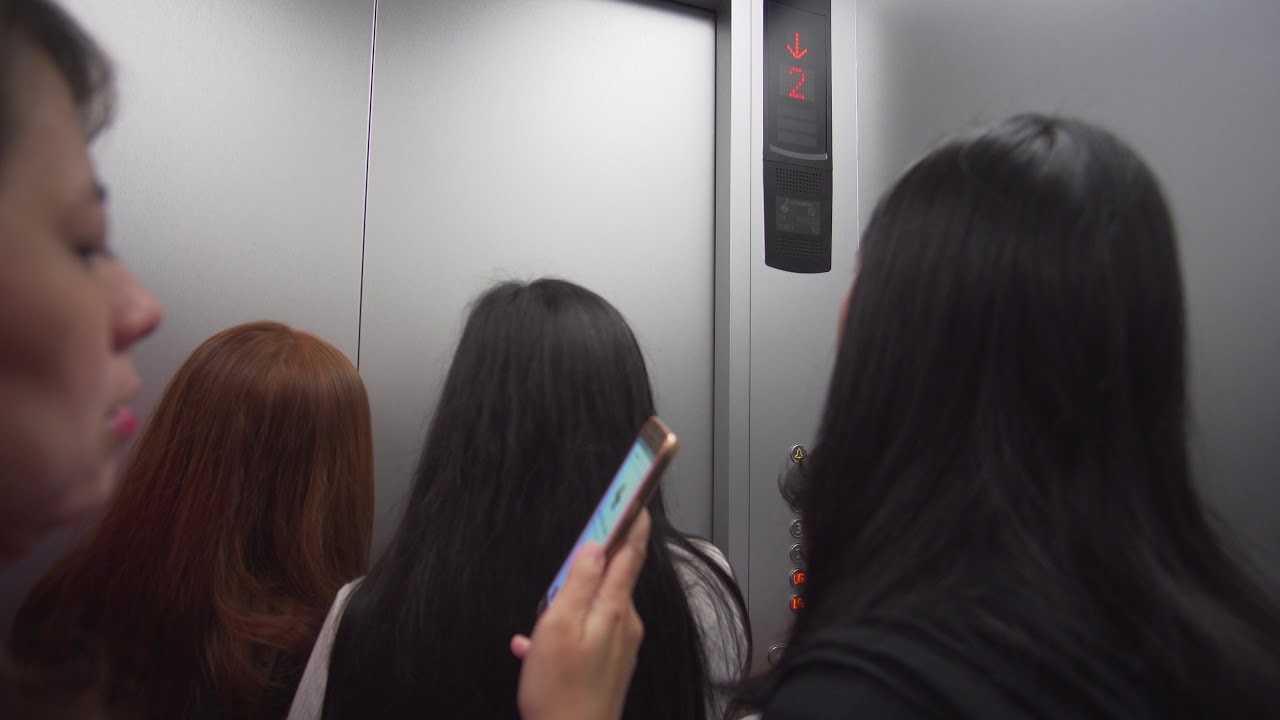 Philippines, Fairview Terraces shopping mall, MITSUBISHI elevator - going down