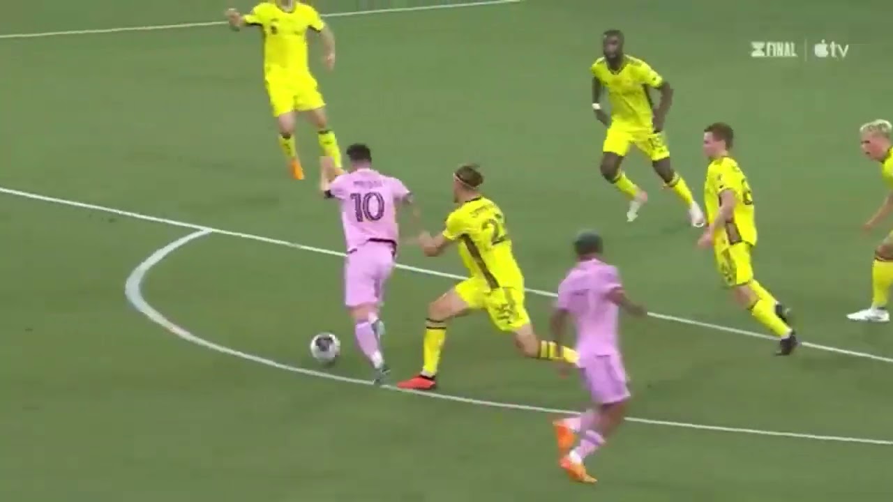 Messi unbelievable 90 degrees banger