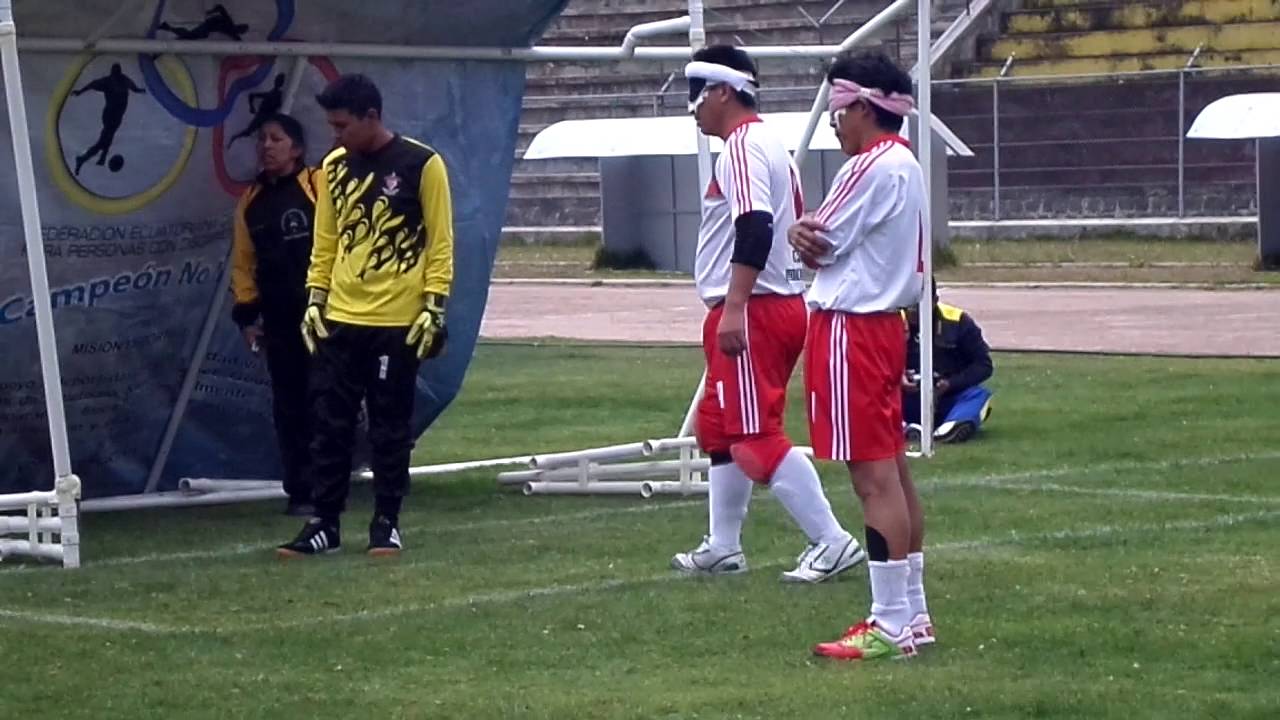 PARTICIPACI&Oacute;N DE ANGEL GUALPA EN F&Uacute;TBOL DE NOVIDENTES