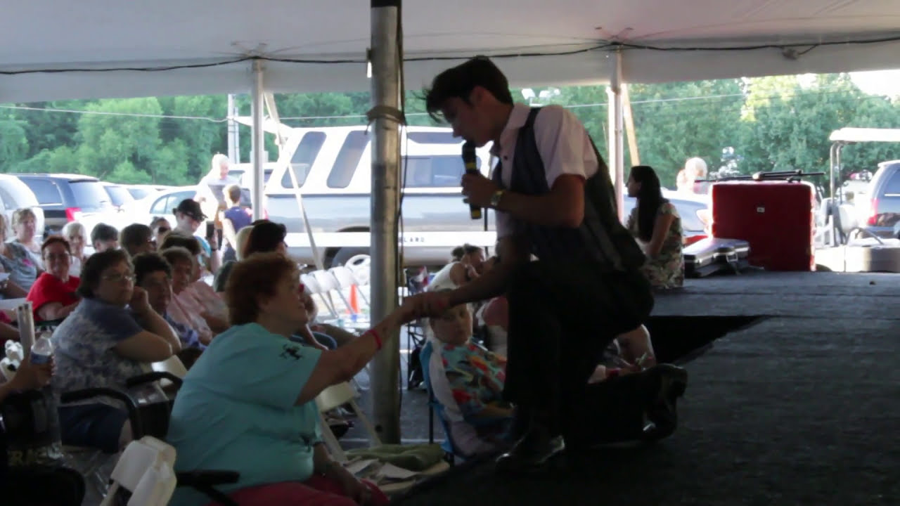 Drake Milligan singing 'Are You Lonesome Tonight' Elvis Week 2014 (video)