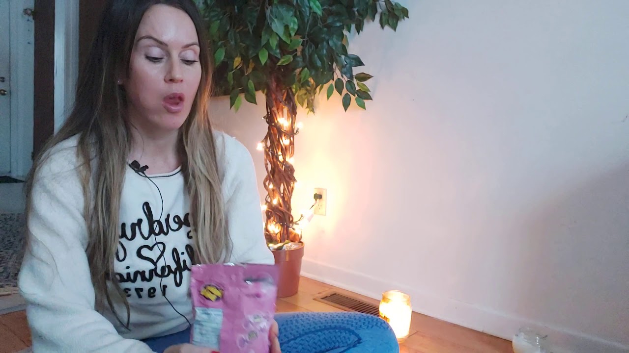 ASMR Bubble Gum Chewing Blowing Bubbles & Snapping Gum 😘🥰👄