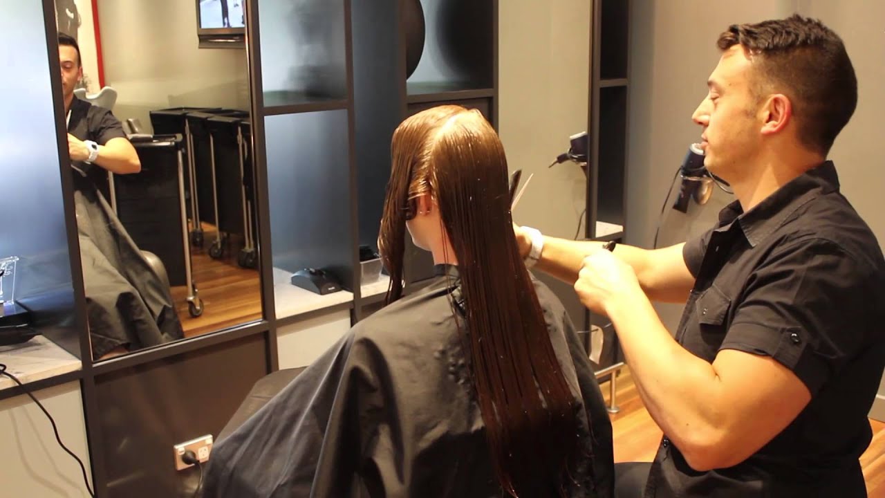 Signature Adam Ciaccia Long Layered haircut - Model Erica Foster - 1/5