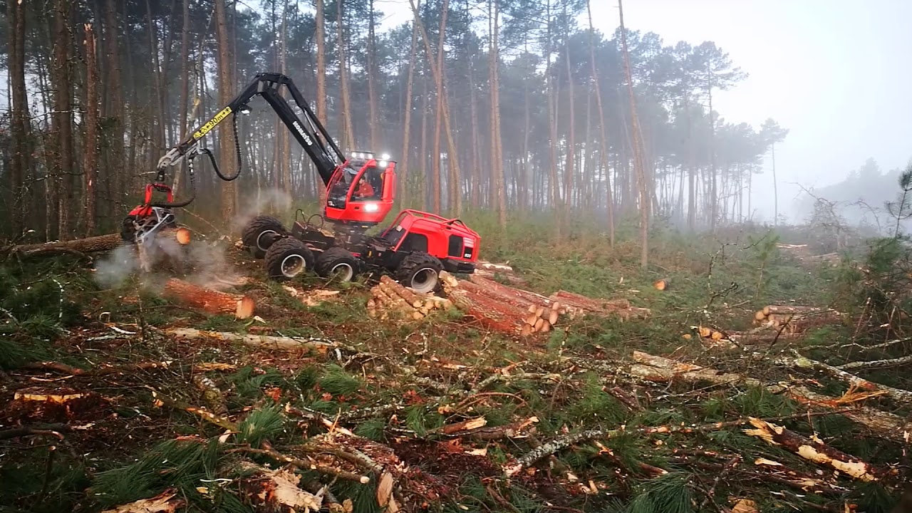 Komatsu 931 and C144   in big timber
