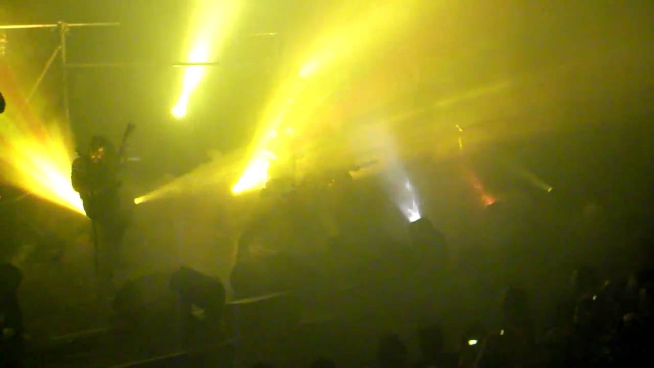 THE SISTERS OF MERCY - Crash And Burn - Live in Paris - 05/03/2011 (High quality)