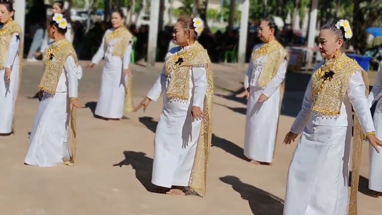 รำส่งสการ คุณยาย สุวรรณ เทศศรีเรือง ณ ฌาปนสถาน วัดป่าโพธาราม บ้านหนองตาไก้ 22 พ.ย.68