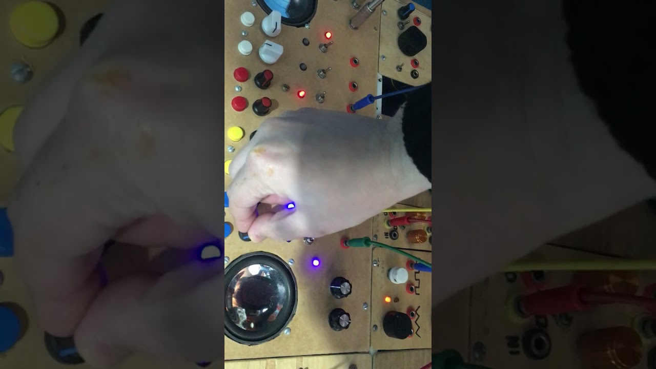 Teste Cowbell XOR CD40106 + CD4070 Breadboard