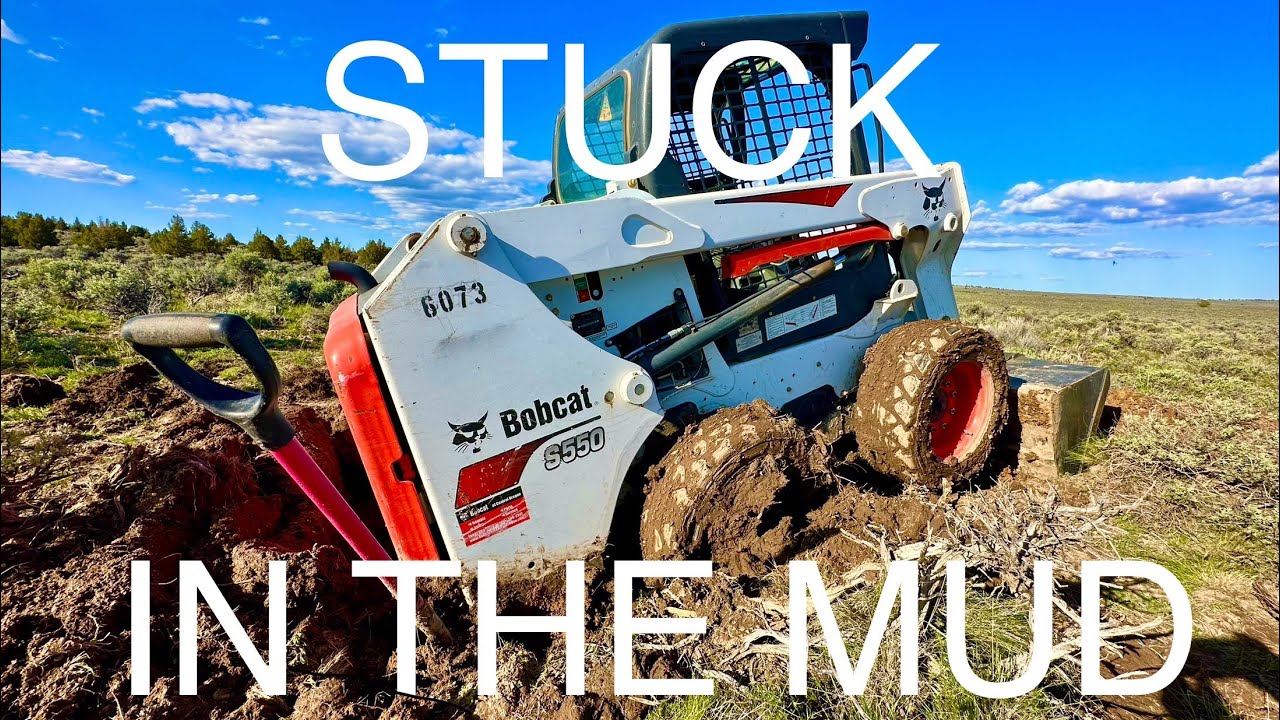 Bobcat Skid Steer Stuck in Mud and Self Recovery