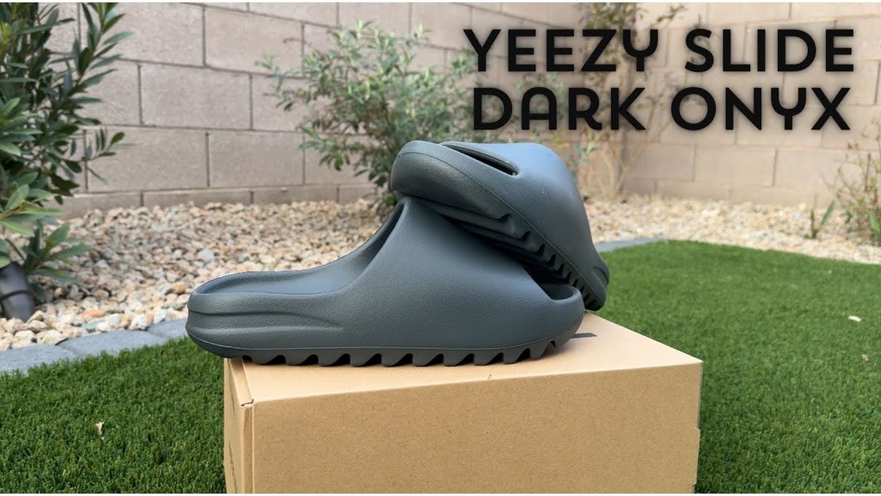 Yeezy Slide Dark Onyx Review, Comparison & Size Info!