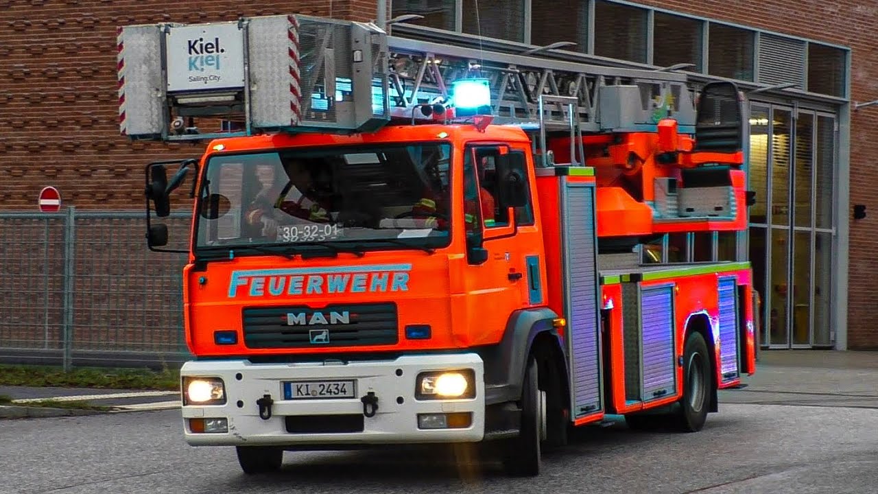 [Alarmdurchsage - Feuermeldung vom Flughafen!] Einsatzfahrten Feuerwehr Nord & Hauptwache + FF Kiel!
