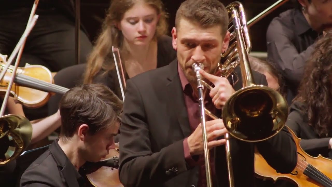 ESCAPE ONCE - Concerto pour quatuor de trombones et orchestre.