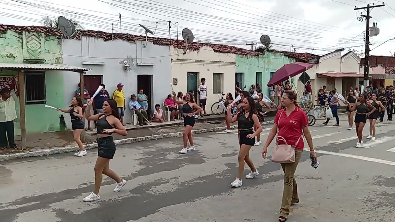 DESFILE CÍVICO NA VILA URUCUBA LIMOEIRO-PE 04 DE SETEMBRO 2025