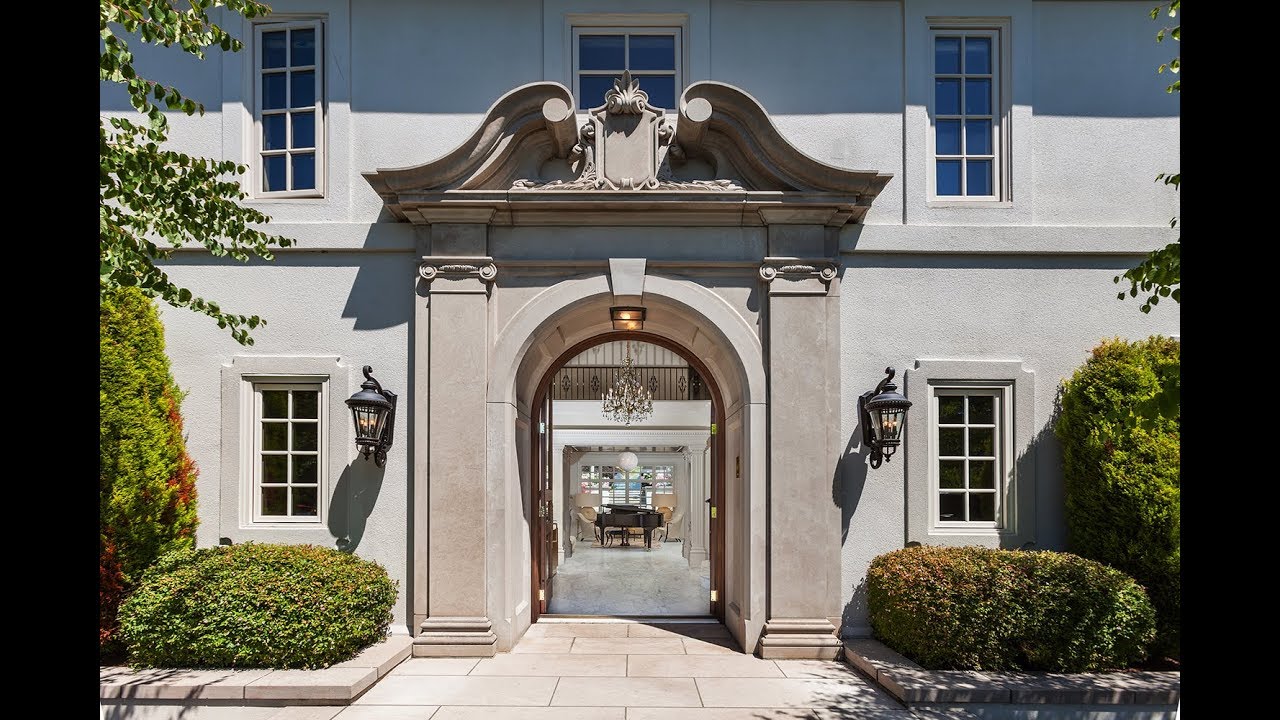 The Mansion on Clyde Hill