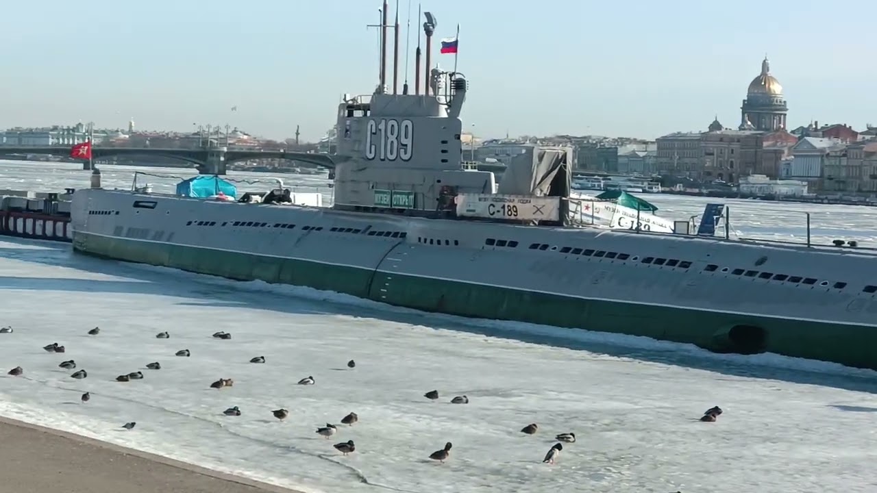 Питер, весна, набережная лейтенанта Шмидта