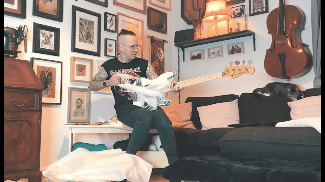 Chris Harms unboxing the FENDER Steve Harris (Iron Maiden) P-Bass