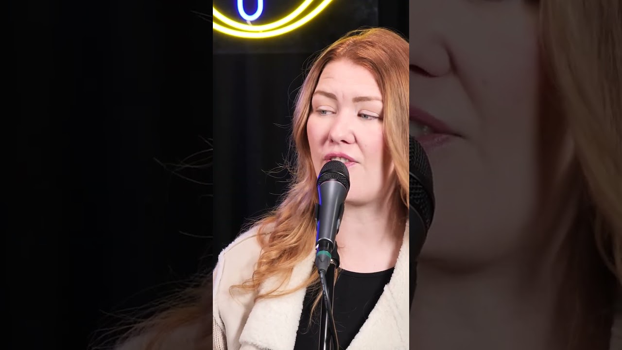 Debbi - Think high (live @ Frekvence 1)