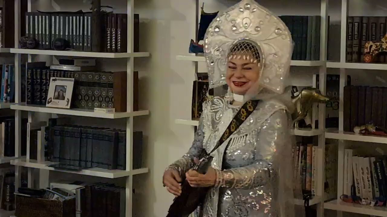 Old Russian New Year's Celebration Ded Moroz Snegurochka perform Потолок ледяной - Potolok Ledyanoi
