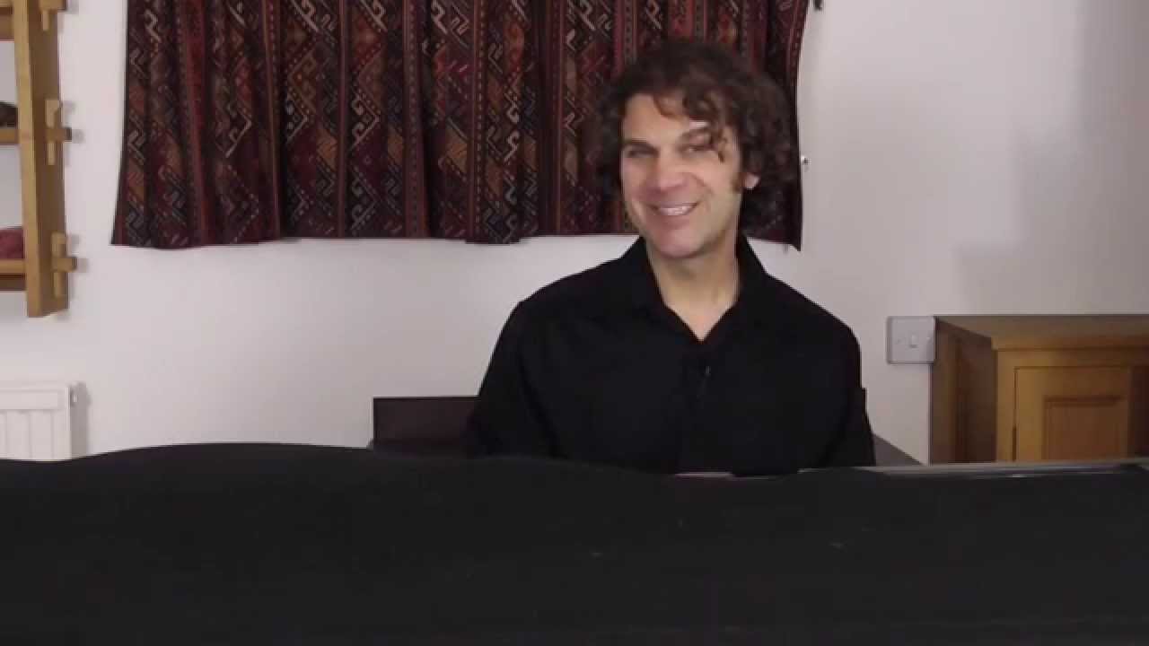 Beginner Singing Lesson - Soprano Range - Connecting Notes