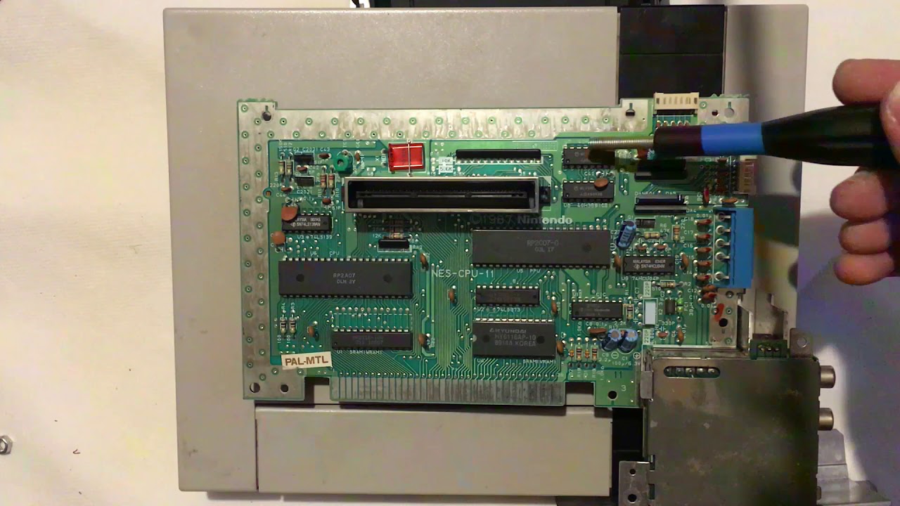 How a NES Works - Teardown for Beginners (ATC#7)