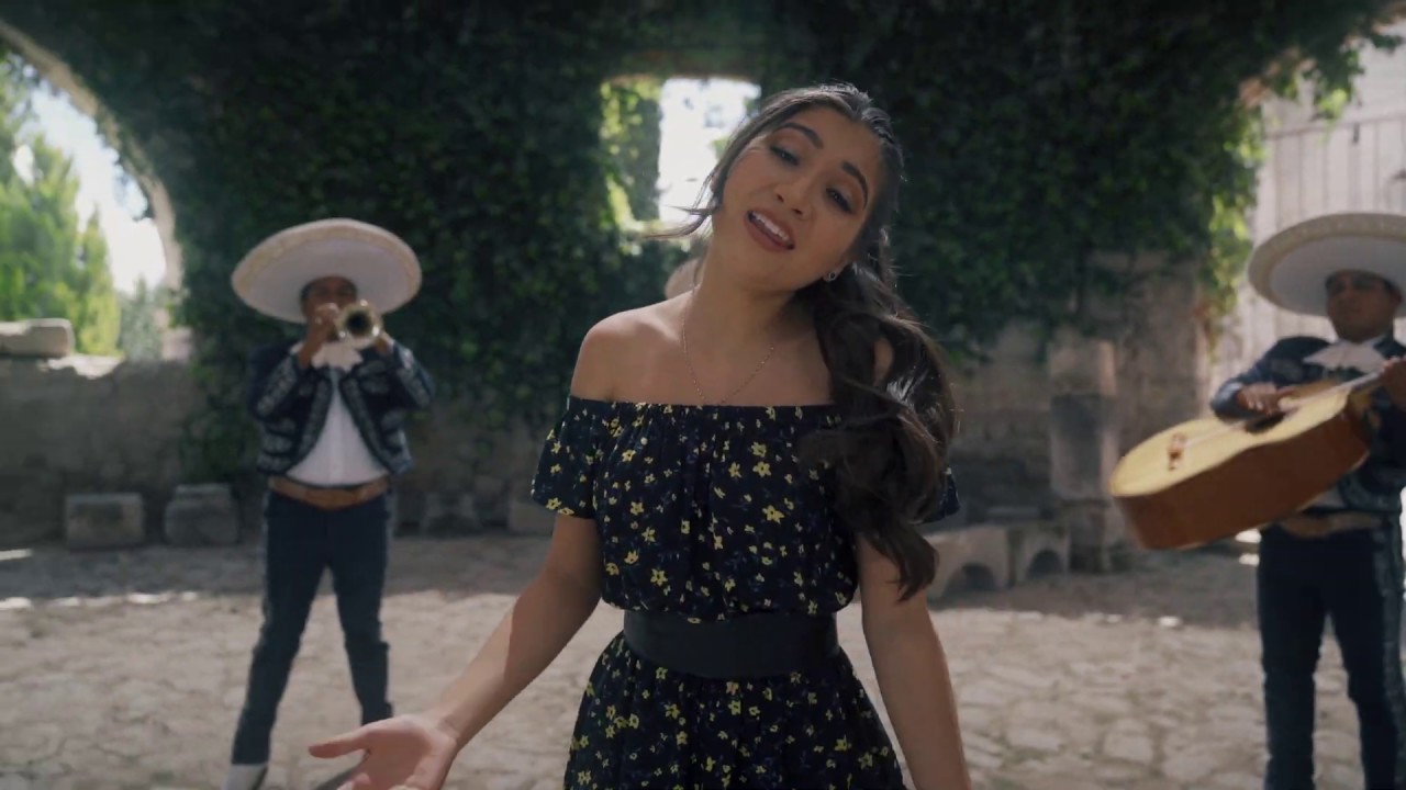 Shaira - Me Toco Mirarte (Video Oficial) Album: La Batalla