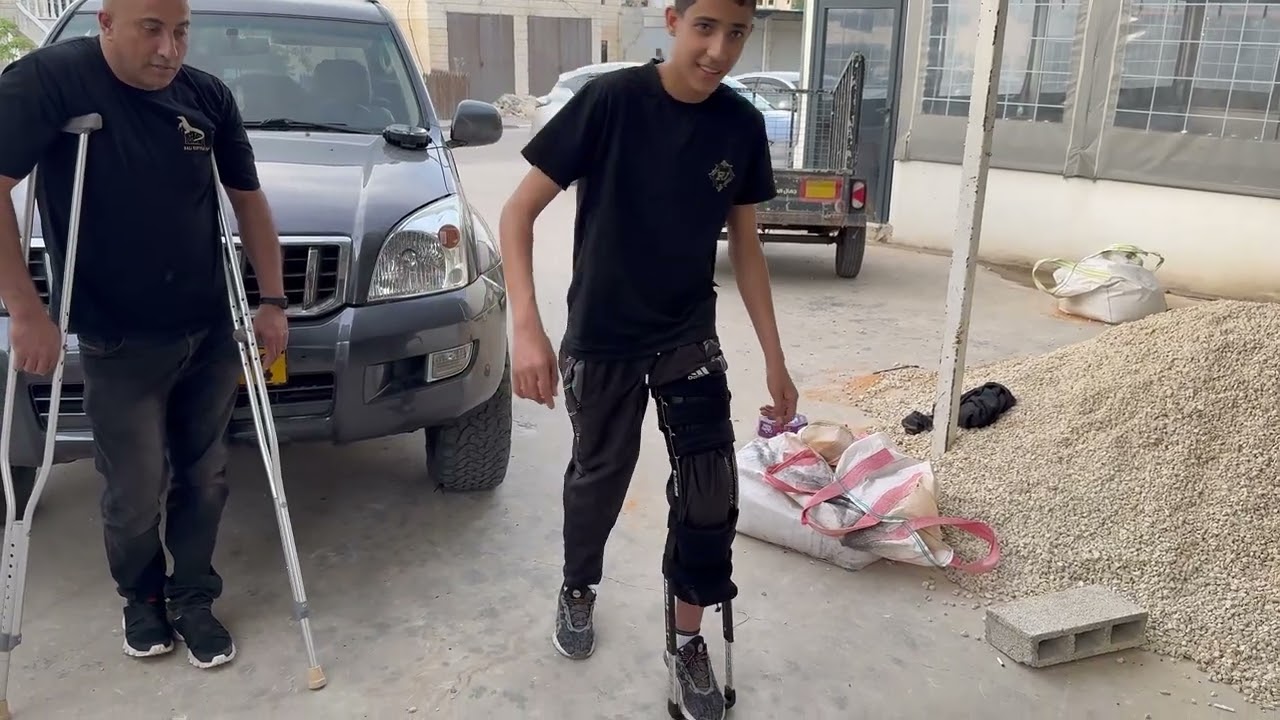 اخيرا لقيت حل كيف ماوكلي  يتمكن من المشي مع جمال العمواسي