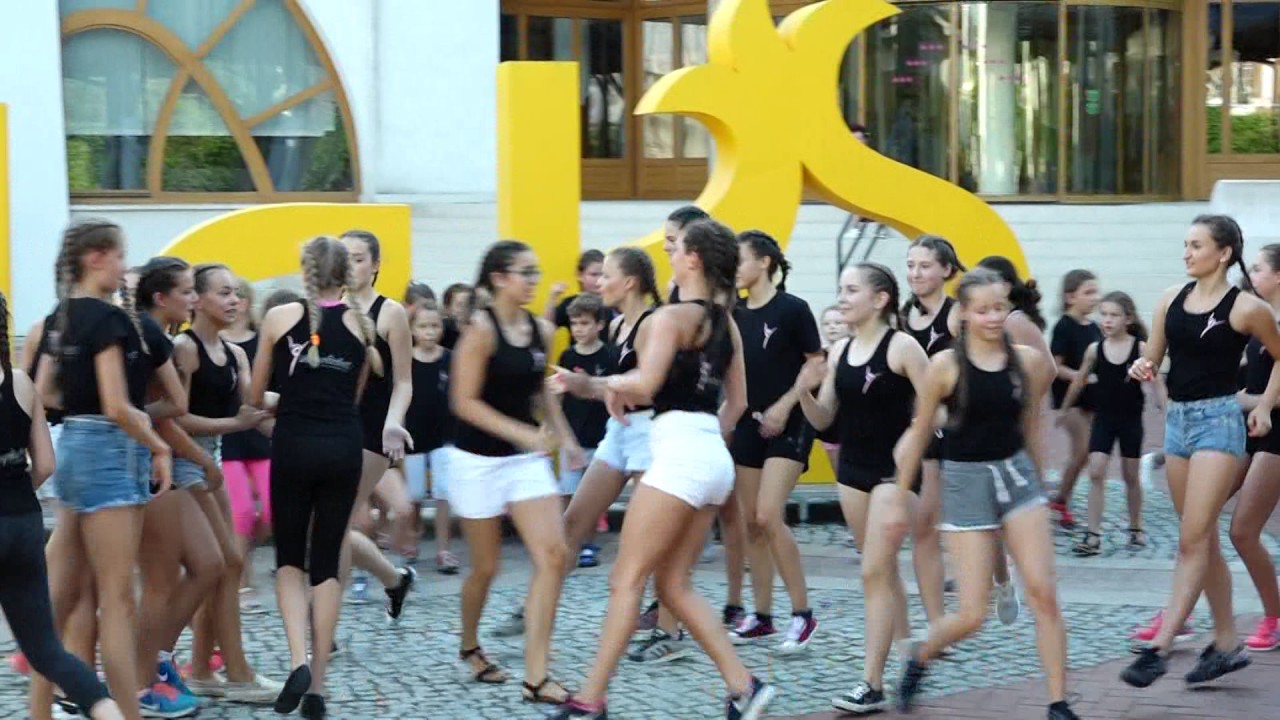 Nyári Flashmob a VargaBalett Táncműhelytől