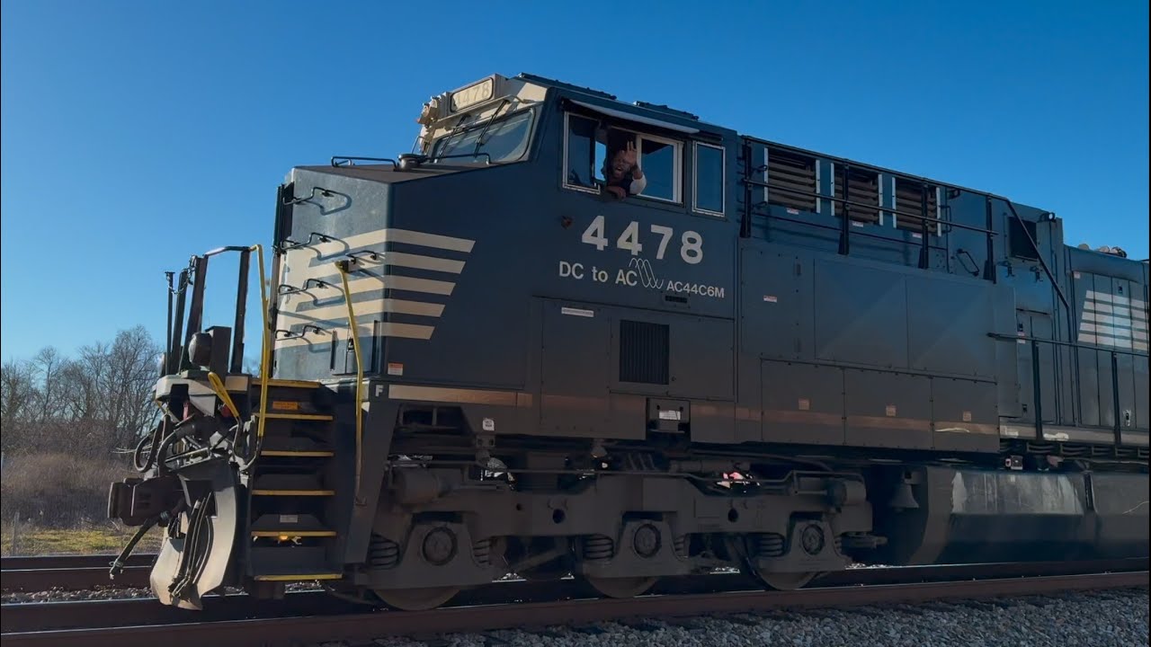 NS 4478 leads 118 with my good buddy James as conductor! And another good bud of mine as engineer!