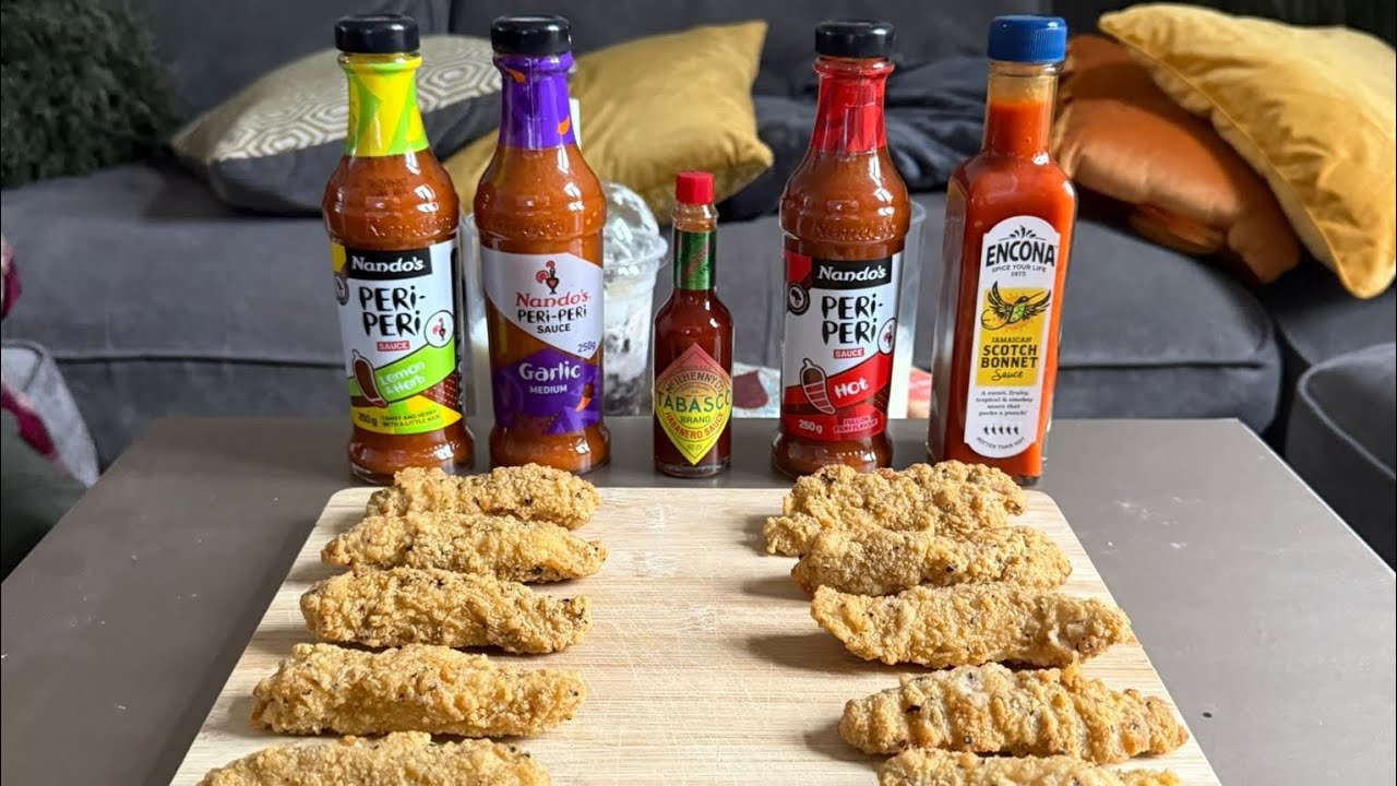 We try the hot sauce challenege!