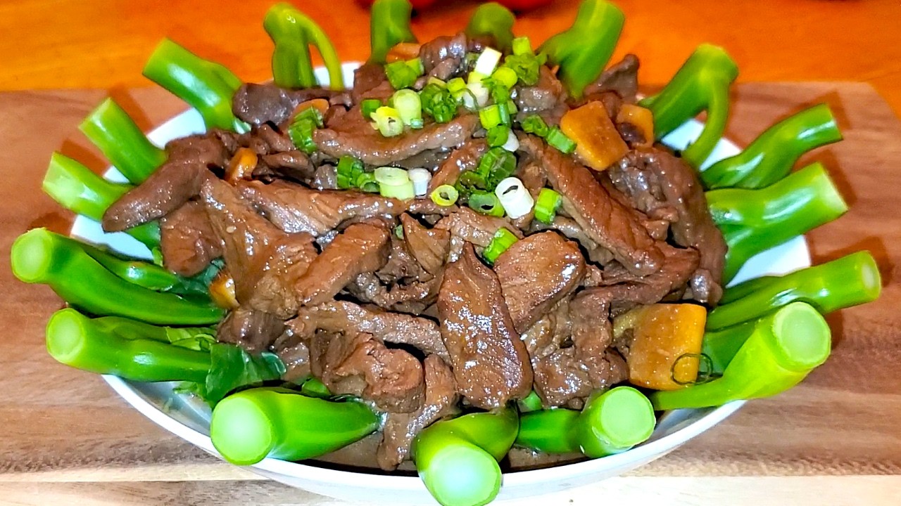 Beef and Gai Lan Recipe YOU NEED TO TRY | Track Me Down