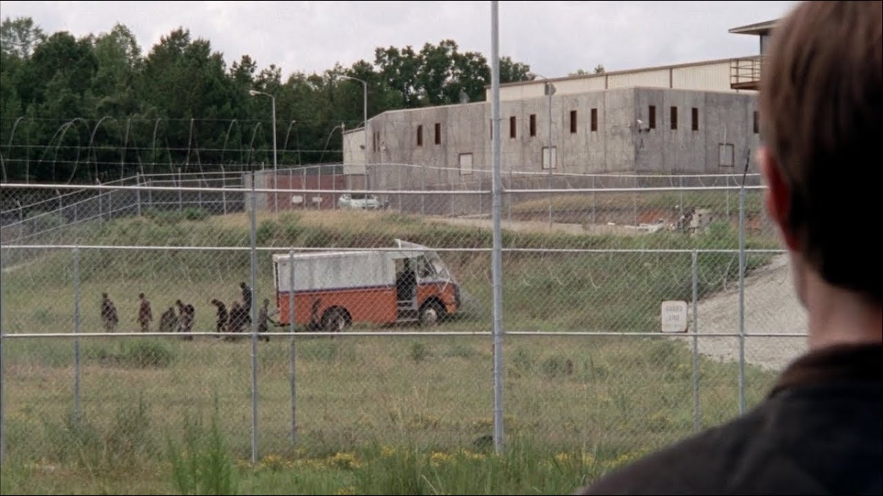 The Walking Dead - Season 3 OST - 3.10 - 08: Walker Bomb (I)