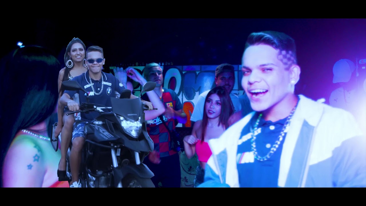 Mc Risadinha - De f800    (prod.veiga)   (Official Music Video)