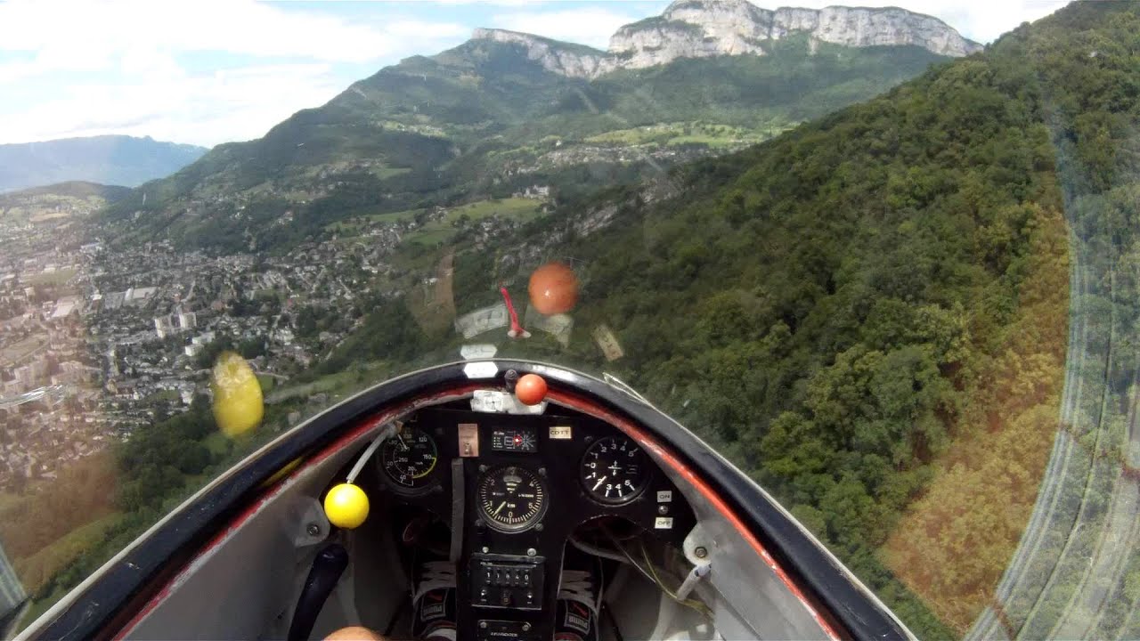 Vol en Ka-6 a Challes-les-eaux