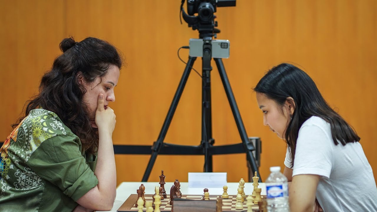 Die neue Deutsche Meisterin im Blitzen? Dinara Wagner gegen Kateryna Dolzhykova