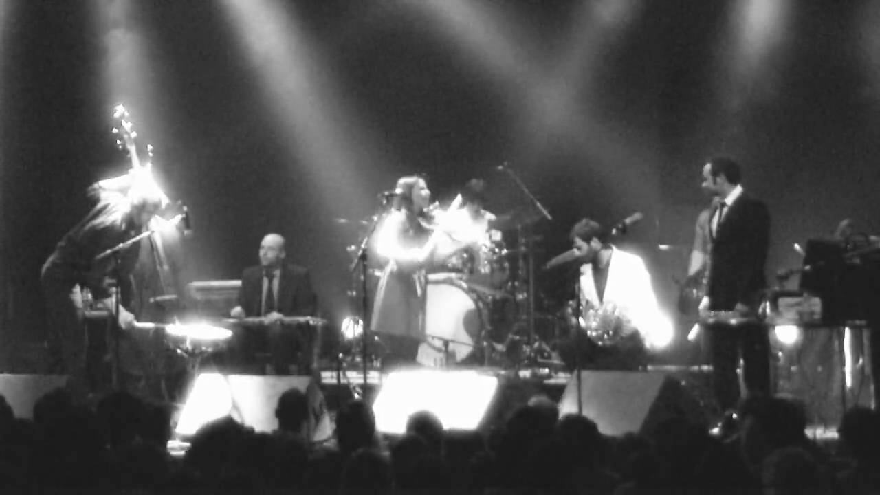 (2009) BELL ORCHESTRE Bucephalus bouncing ball MONTREAL (DIY CHANNEL)