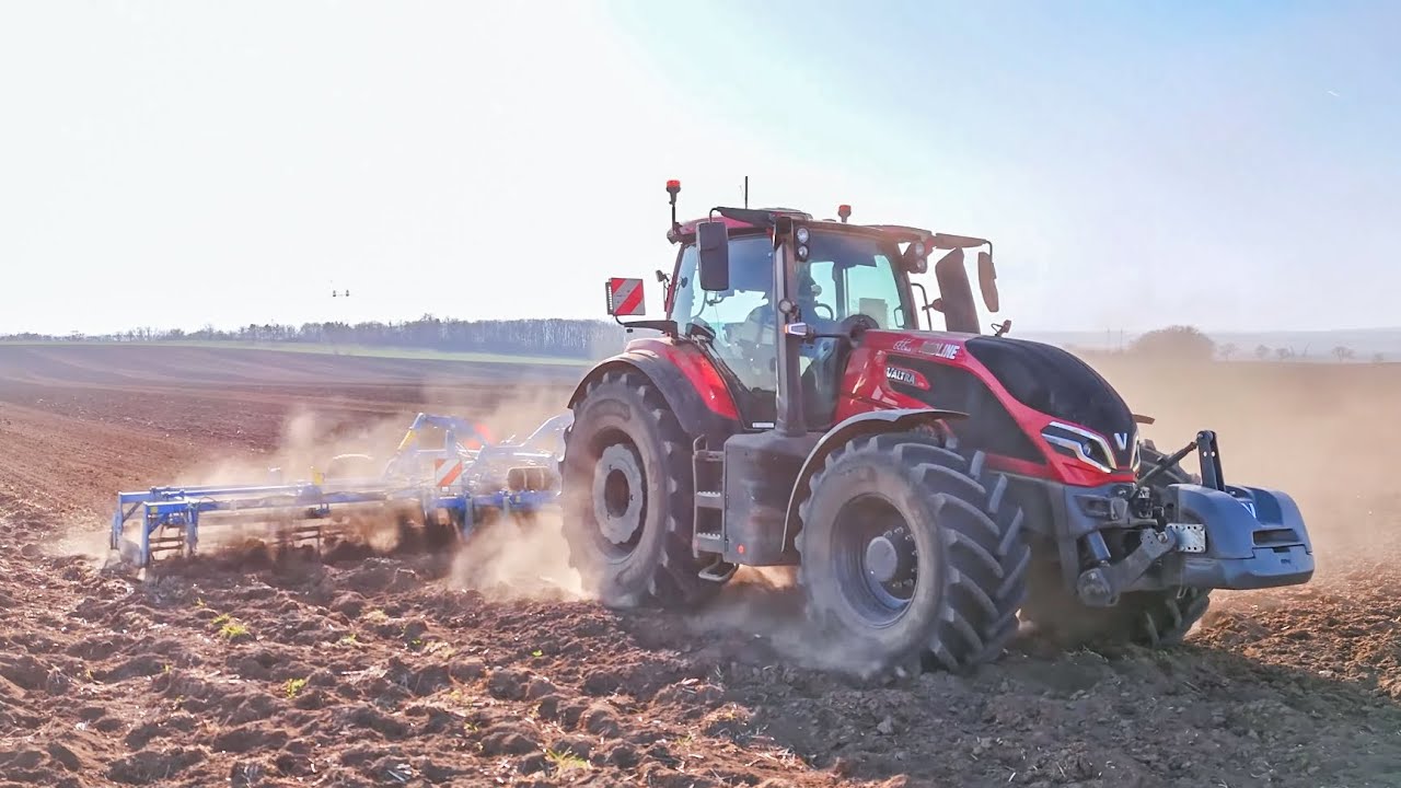 Nová Valtra Q305 Redline |První Jarní předseťová příprava 2025 |Farmet Kompaktomat