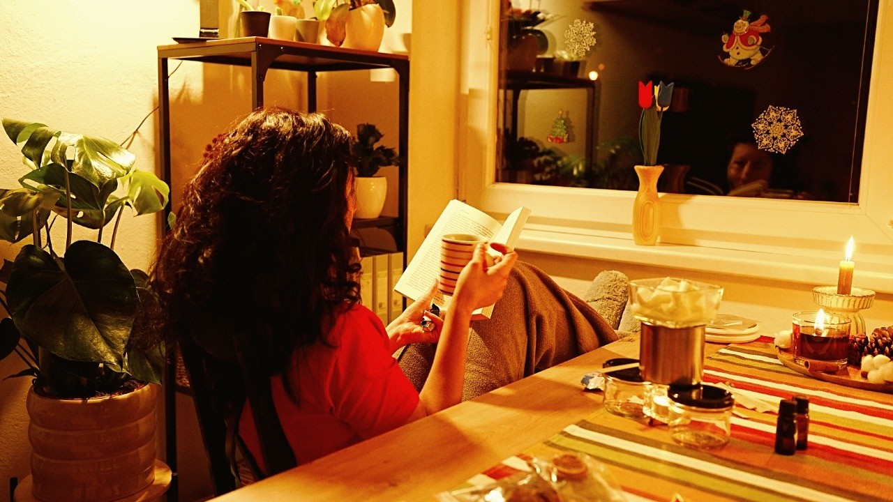 A Cozy Winter Weekend at −15°C ❄️🏠 | Warm Pastry & DIY Candle