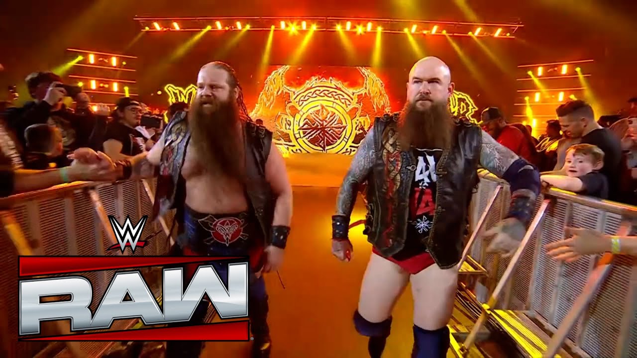 Выход War Raiders: WWE Raw, 8 декабря 2025 г.