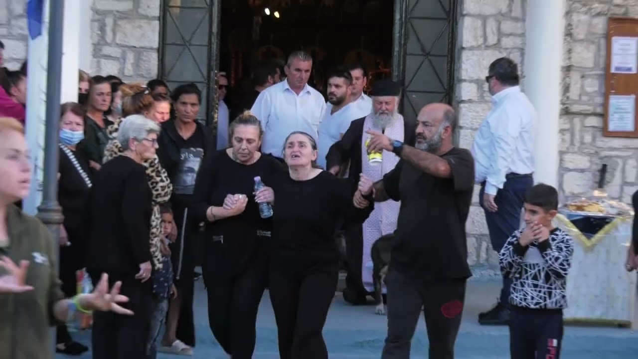 Αλίαρτος: Θρήνος και οργή στην κηδεία του 17χρονου Χρήστου.